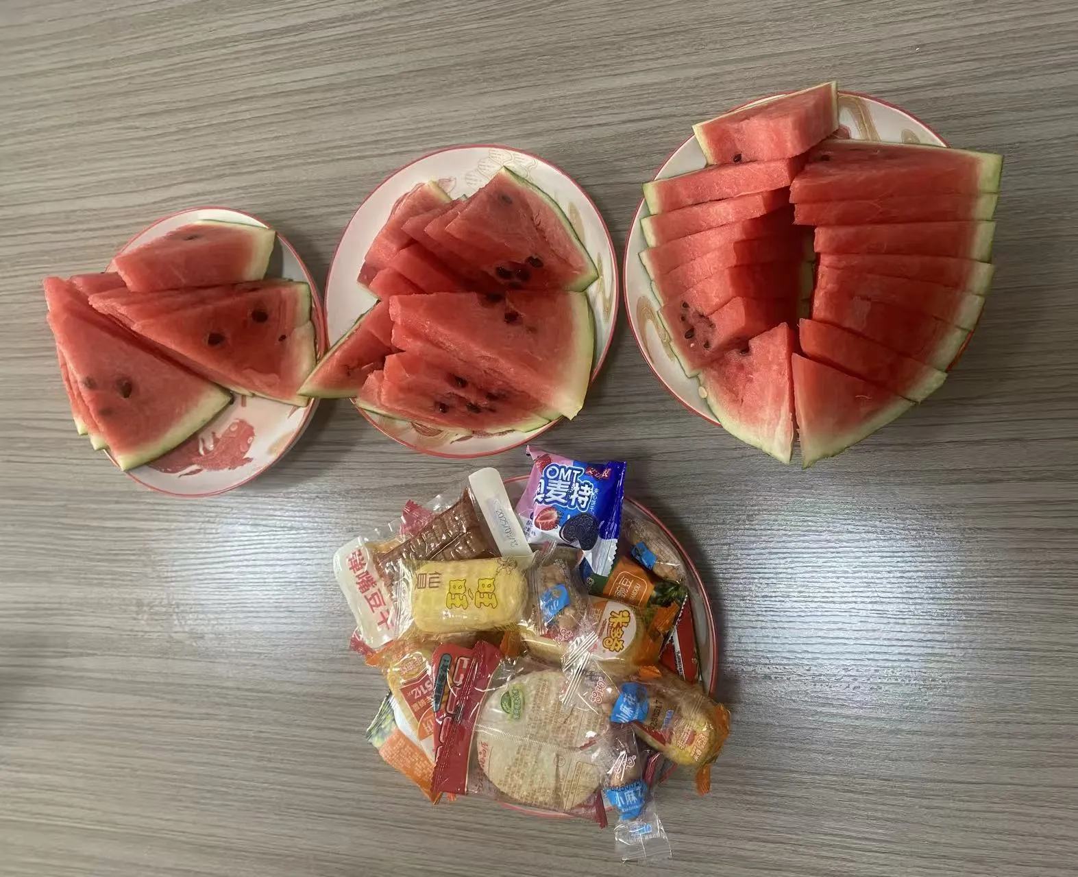 چای بعد از ظهر گرم از زمیجیا