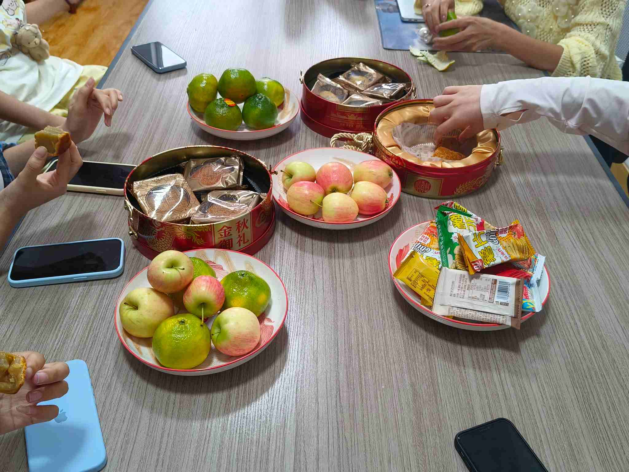 Zemeijia یک چای بعد از ظهر گرم دارد