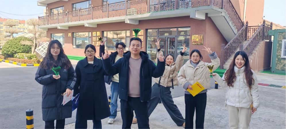 فعالیت لگد زدن شاتل خروس پر جنب و جوش Zemeijia.