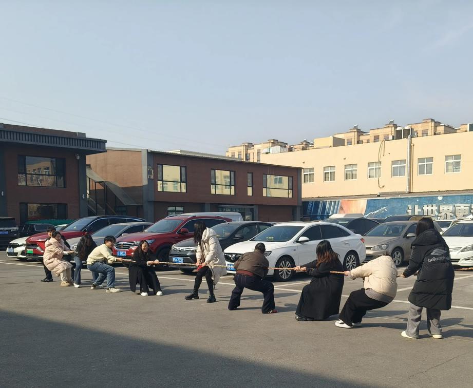 طناب کشی ظهر و طناب پرش در Zemeijia